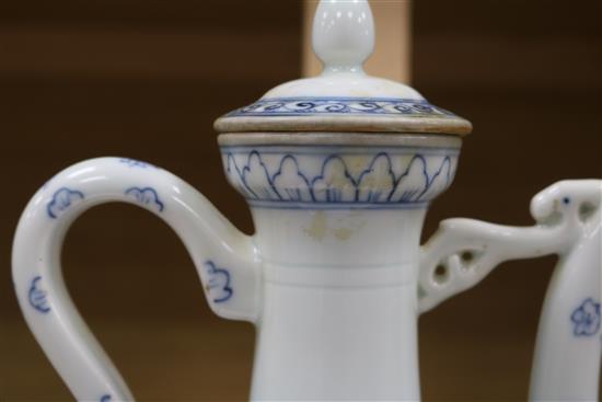 A 19th century Chinese blue and white ewer and cover height 25cm